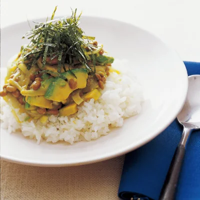 「アボカド納豆丼」