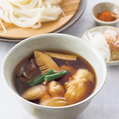 「治部煮（じぶに）風とり汁つけうどん」