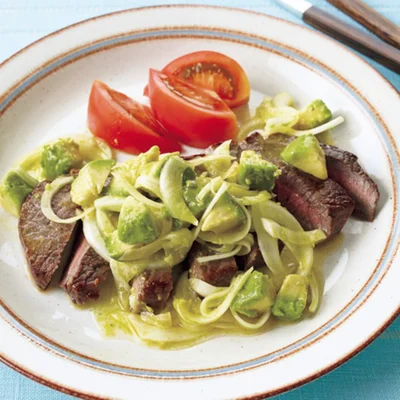 野菜たっぷりのソースが嬉しい! おうちステーキ5選