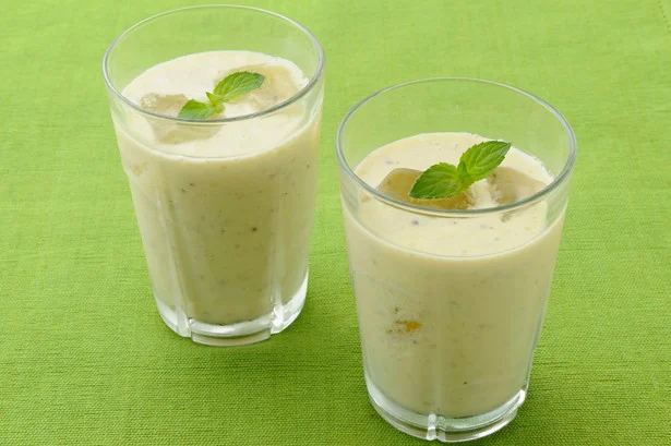 キウイのグリーンが目にもさわやかな1杯に。