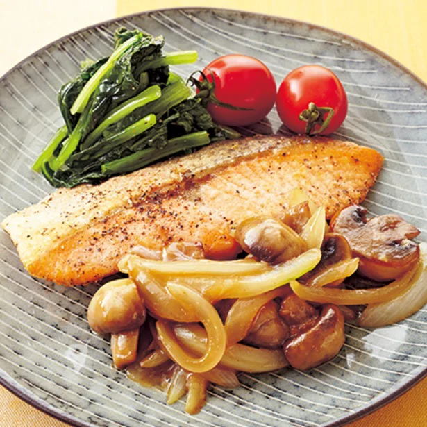 この相性の良さは異常事態！ 鮭が最高においしく食べられる「鮭のソテーきのこバターソース」