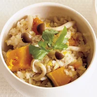 秋の味覚がどっさり♪ 食材のうまみが米にしみる「かぼちゃご飯」