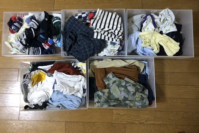 まず引き出しを全て出してみます