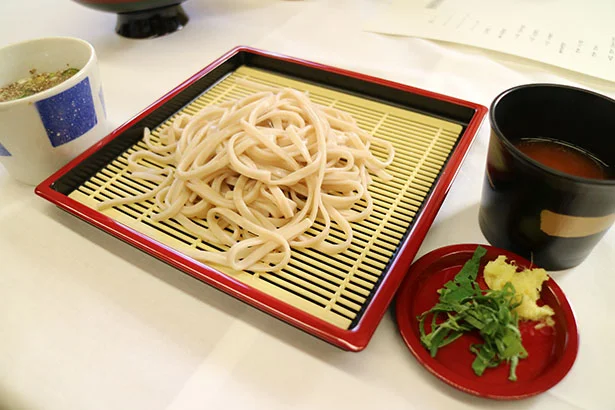 「白河ブランド」に認定された「のでじまうどん」は小麦本来の薄い茶色で、コシが強いのが特徴