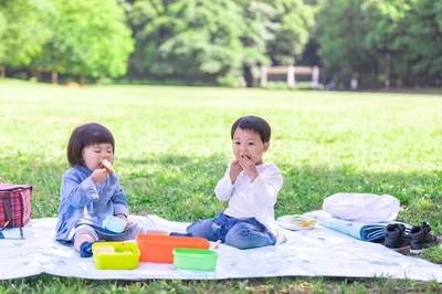 最大の楽しみ“おやつ交換”が禁止!? 今と昔で変わりつつある学校の遠足事情