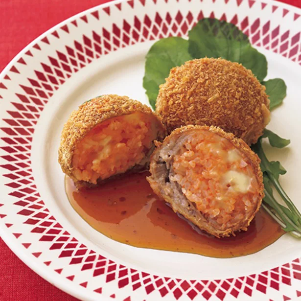 おかず? 主食? 肉巻きおにぎりをフライにした「豚こまライスボール」
