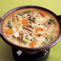 市販の鍋スープに負けない！ いつもの調味料ですぐできる「ごまみそ豆乳鍋」