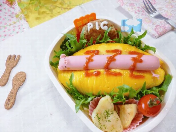 魚肉ソーセージの豚 という全方向に不思議なオム弁当 キャラ弁 レタスクラブ