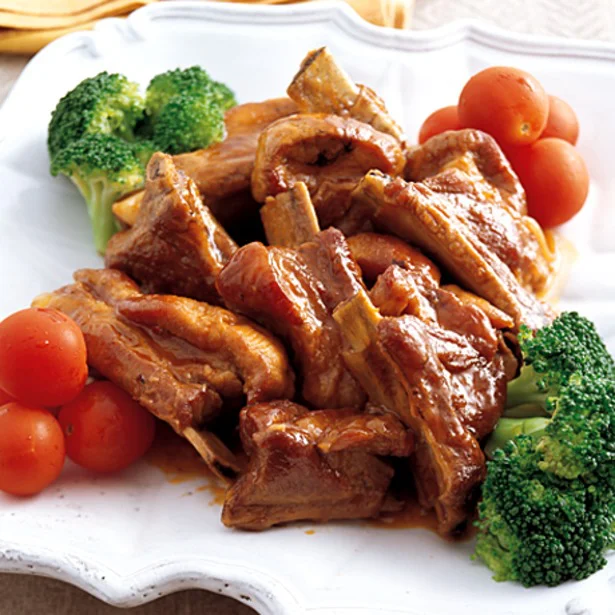 骨つき肉で“ごちそう感”バッチリ!「スペアリブのケチャップ煮」