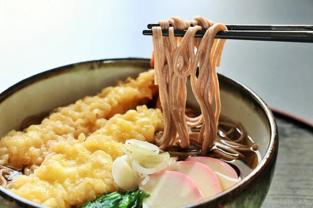 乾麺が生そばのような美味しさに？ 年越しそばが超本格仕様になる裏ワザ