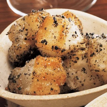 残ったお餅が絶品おやつに！ 和洋の味わいが斬新な「シナモン黒ごまおかき」