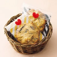 混ぜて焼くだけ！ めちゃ簡単なバレンタインスイーツ「ビッグチョコチャンククッキー」