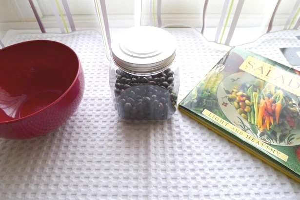 【画像を見る】アルミのふたにプラスチック素材の本体!だから軽くて超優秀!