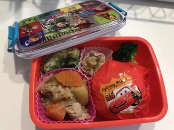 さっと包めばキャラ弁いっちょ上がり セリアの おにぎり用ラップシート で毎日のお弁当作りも怖くない 画像2 3 レタスクラブ