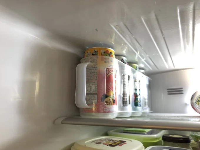 冷蔵庫の中がスッキリ ダイソーの 缶ストッカー は取り出しもラクラク レタスクラブ