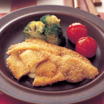 こぼれるチーズで豪華見え！ 片づけ楽ちんな揚げ焼き料理「コルドンブルー風チーズポークカツレツ」