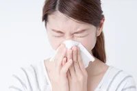 つらい症状を和らげたい、鼻づまりを治したい…症状別・花粉症の治療法