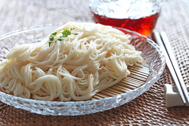 【クイズ】「そうめん」と「ひやむぎ」に違いはある？　頭のいい子が育つ！ 子どもに話したい雑学（31）