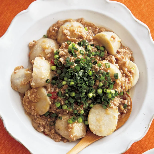 こうばしごま油の風味がたまらない「麻婆里いも」