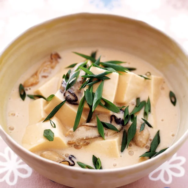 「かきと豆腐の豆乳スープ煮」