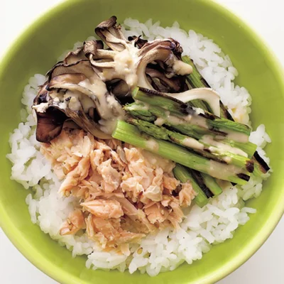 「ごまみそ鮭丼」