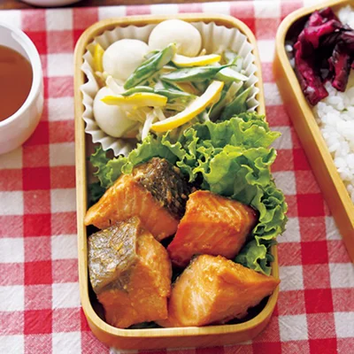 え、5分でできちゃうの!? レンジで作る「鮭のみそ焼き弁当」