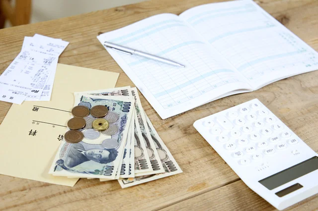 超倹約家の私とお金にルーズな夫。家計の危機感を持ってもらうためにはどうすれば…？【お悩み相談】