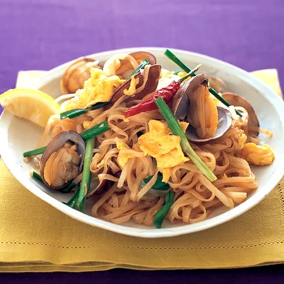 素材の味が麺に染み染み!  あさりを使ったビーフンのメイン料理3選