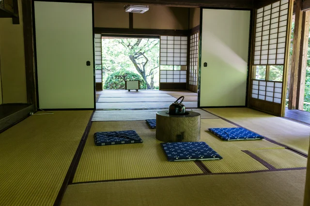“隠れ家”は出会いの場?