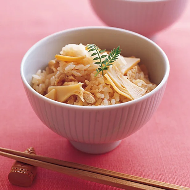 シャキシャキとフワフワの食感を楽しんで！「たけのこご飯」