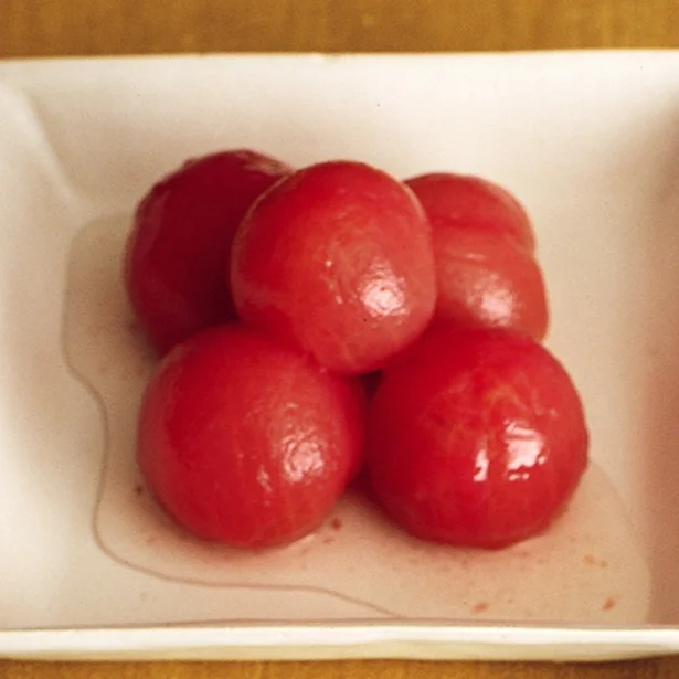 こしょうの辛みが味の決め手!「甘酢トマト」