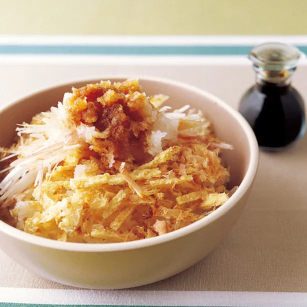 「カリカリ油揚げと薬味野菜のおろし丼」