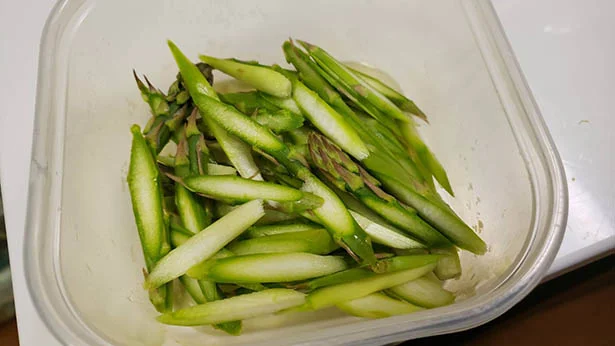切る＆レンチン、以上！「アスパラガスナムル 超簡単痩せ飯」 【リュウジの鬼はや!レシピ】