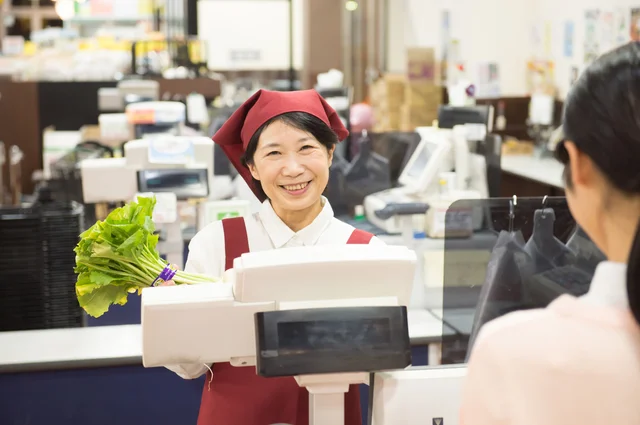 働く側も、雇う側もメリットいろいろ！「イエチカOK」なシニア向けアルバイトって？　定年後バイト（7）【連載】