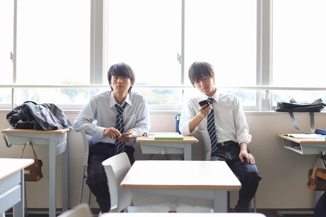 コソコソと性的な動画を閲覧する中2の息子がスマホが欲しいと言ってきて…【お悩み相談】