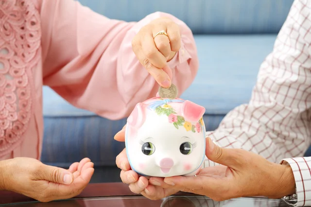 子どもがどんどん増える“豚”は貯金箱のモチーフにぴったり！