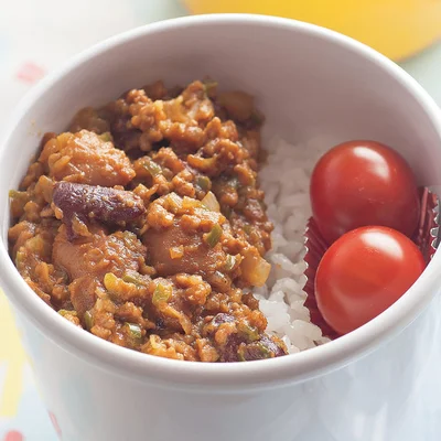 豆のうまみが口に広がる♪「ドライカレー弁当」