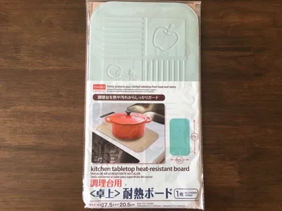ダイソー　卓上耐熱シート　写真1