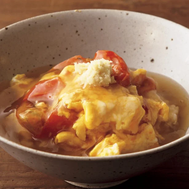 とろとろの卵あんとトマトが相性抜群！「卵とトマトのあんかけ丼」