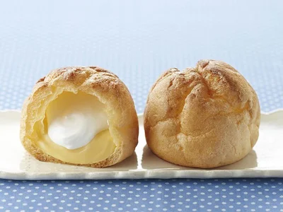 「牛乳と卵のカスタード＆ホイップシュー」は、素材の風味豊かな2層仕立てのシュークリーム。