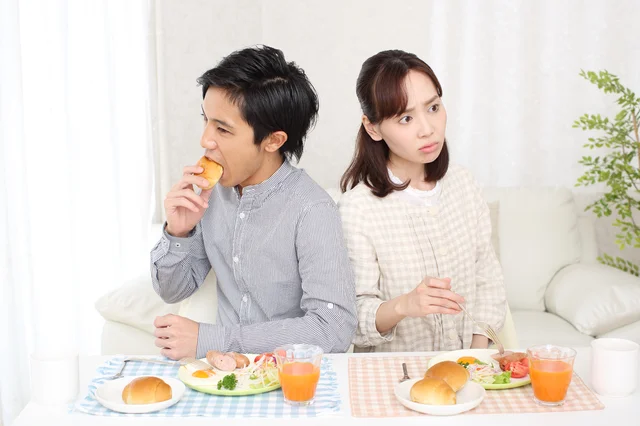 主婦たちを悩ませる喧嘩中の食事作り