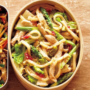 冷凍うどんで簡単調理!  覚えておきたい「具材たっぷり焼うどん弁当」