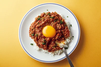 水を使わずに、電子レンジでキーマカレーが完成！