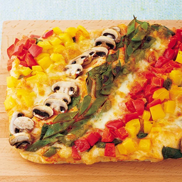 野菜のうまみをたっぷり味わえる「ストライプベジピザ」
