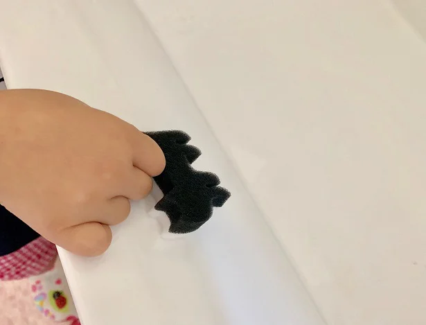 4歳の娘がお掃除を手伝ってくれるように