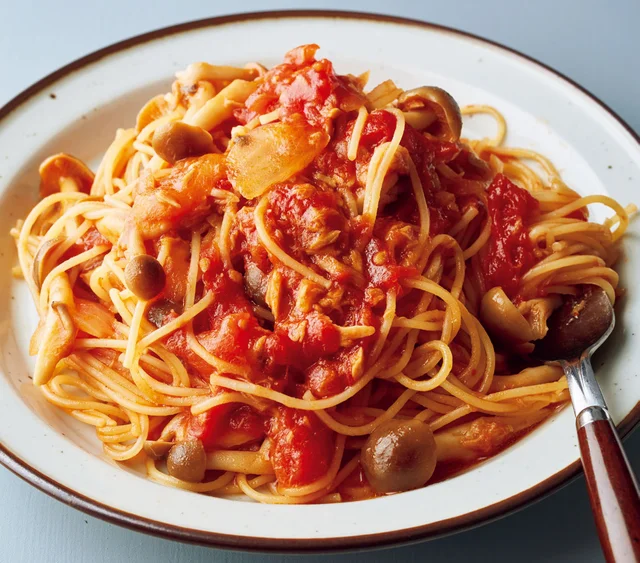 プリプリきのこがたまらない！「きこり風パスタ」リュウジさんの究極レンジ飯（10）【連載】
