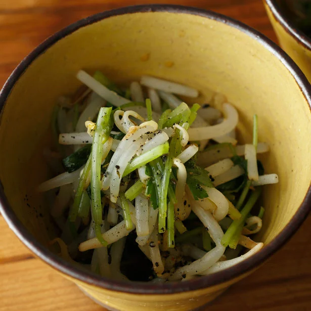 「三つ葉ともやしのごま酢あえ」