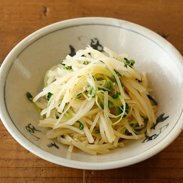 「じゃがいもと貝割れ菜の酢じょうゆあえ」