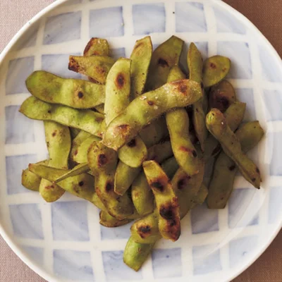 枝豆のこうばしさが食欲をそそる「枝豆の塩焼き」