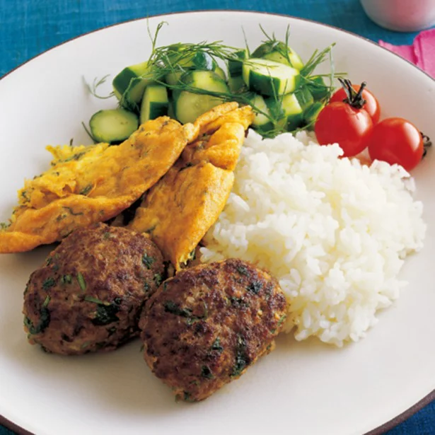 香菜やナンプラーの独特な味わいが魅力!「香菜ハンバーグプレート」